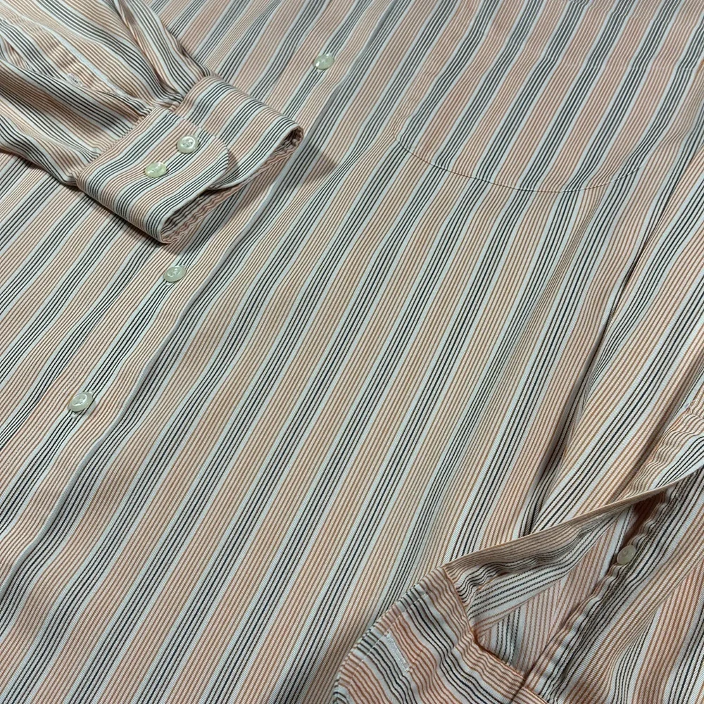 Men’s T Harris Of London Long Sleeve Shirt
Size Large​​ - Picture 3 of 8